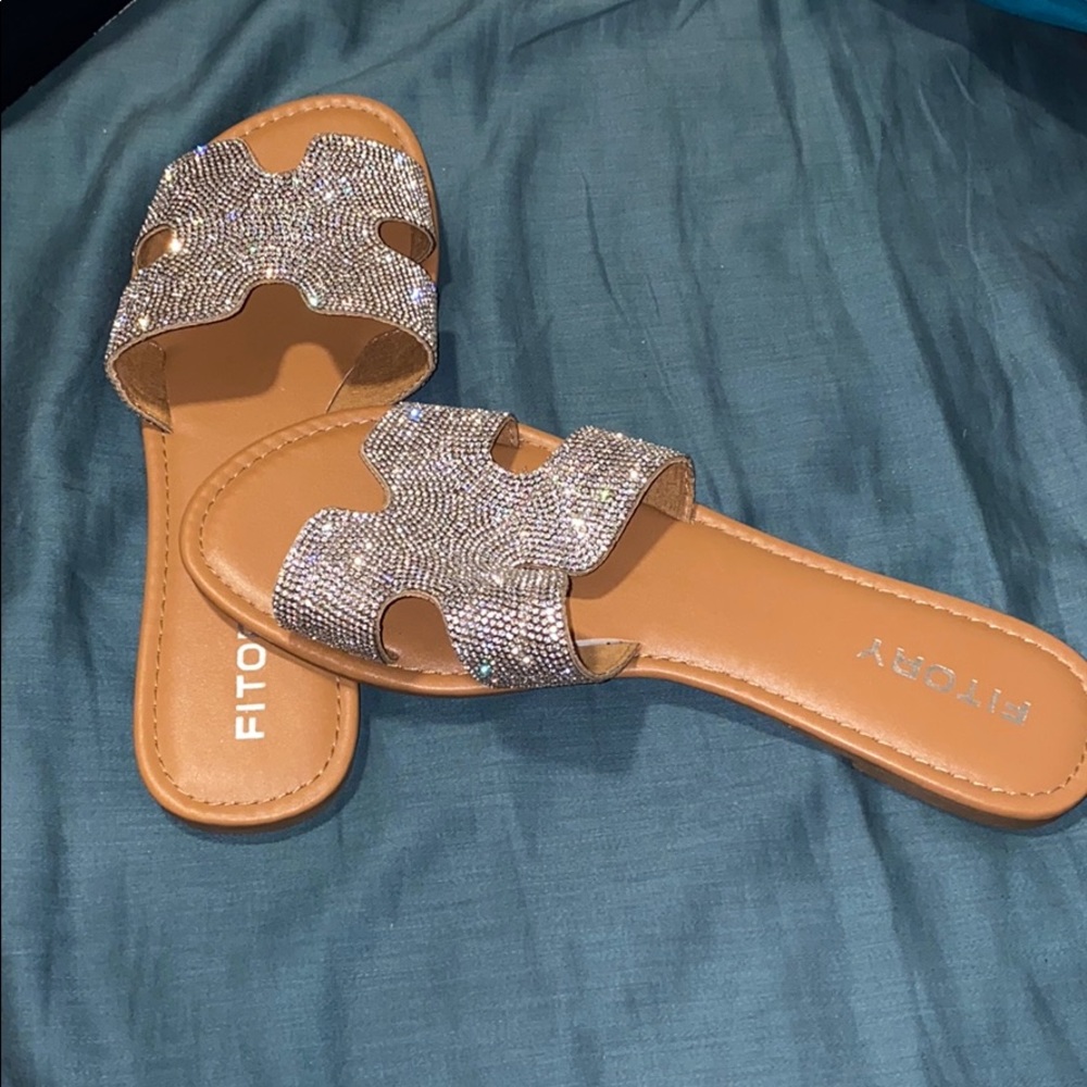 Size 11US slippers fits like size 10US